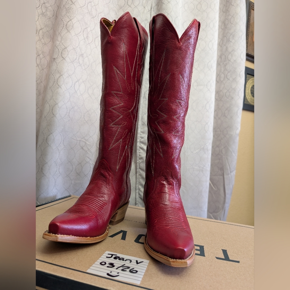 Tecovas Loretta Ruby Goat Size 9